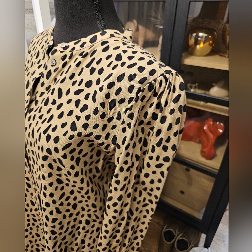 UNTUCKit Tan and Black Animal Print Blouse - Picture 3 of 5